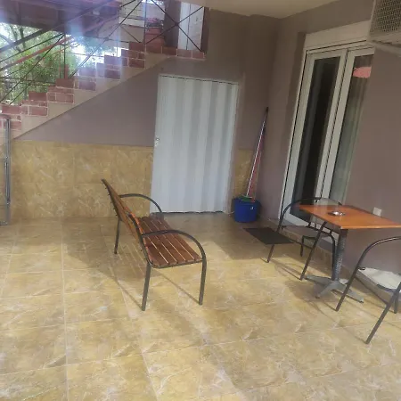 Sanni Salonikiou Lägenhetshotell Akti Salonikiou